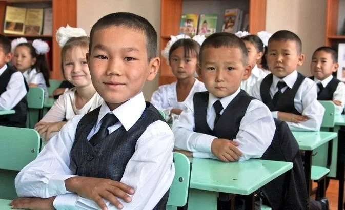 В школы доставляются учебно-методические комплексы нового поколения по «Математике» для 1-х классов