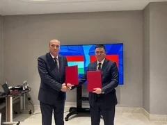 Минстрой подписал Дорожные карты по сотрудничеству с Узбекистаном и Таджикистаном