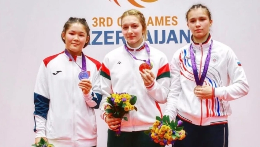 Две кыргызстанки завоевали серебро по вольной борьбе на III Играх СНГ
