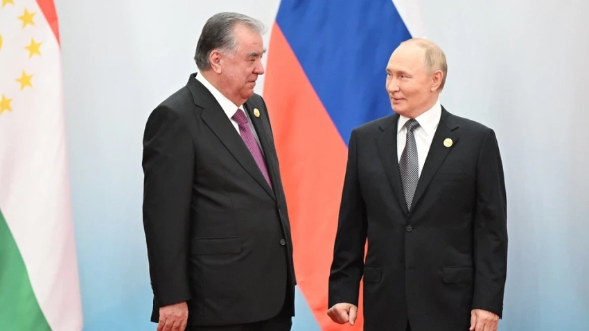 Владимир Путин прибыл в Душанбе для участия во II саммите «ЦА—Россия» и заседании Совета глав СНГ