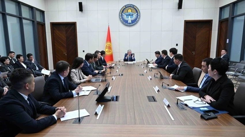 В кабмине КР обсудили внедрение электронных паспортов транспортных средств