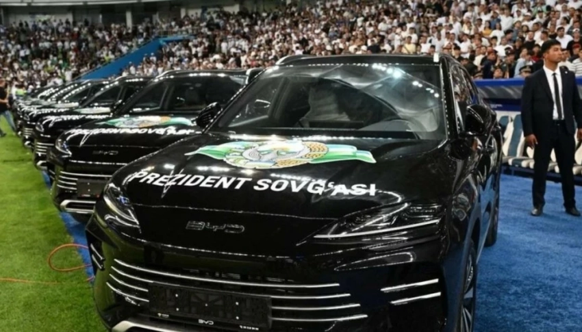 АФК оштрафовала футбол Узбекистана за подарки игрокам