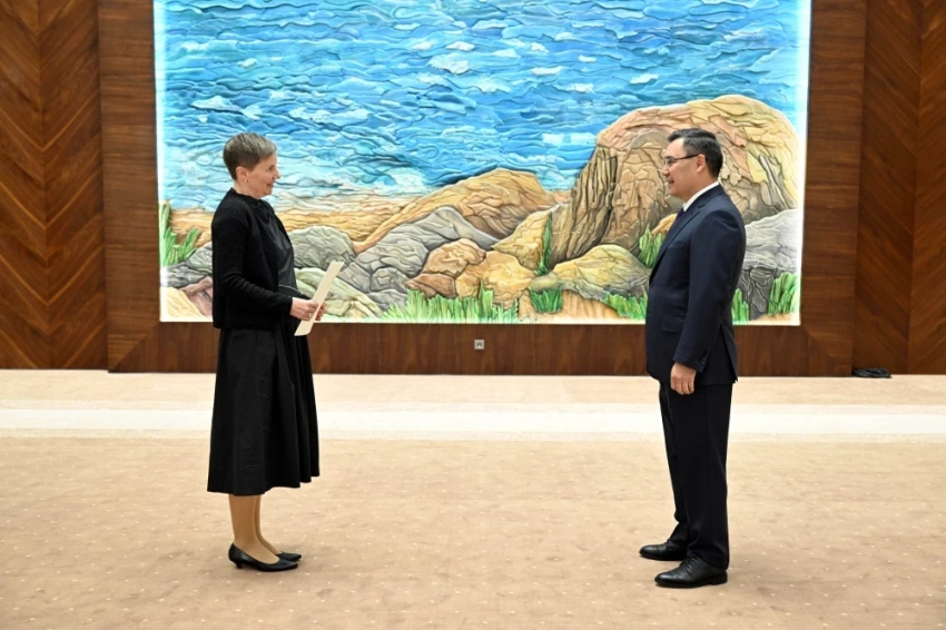 Садыр Жапаров принял посла Германии в Кыргызстане Монику Ленхард