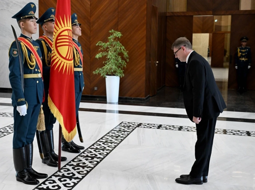 Садыр Жапаров принял верительные грамоты от послов ряда стран, включая ЕС и Пакистан