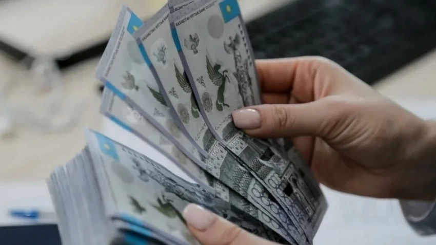 В Казахстане ужесточат контроль за валютными операциями