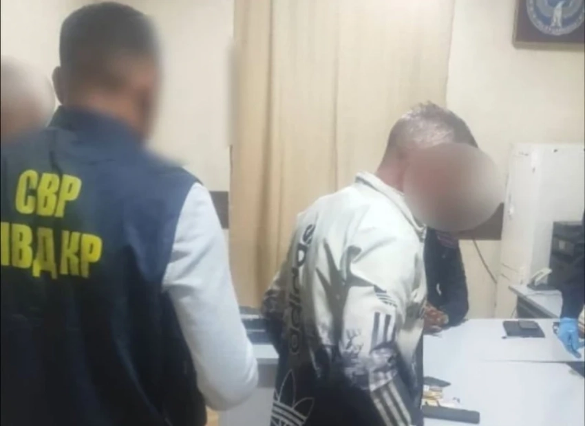 В Караколе подозреваемый в краже пытался подкупить милиционеров