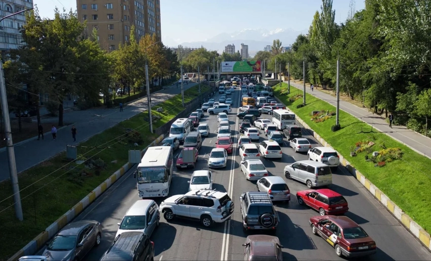 Мэрия намерена внедрить ряд цифровых инициатив для решения проблем с пробками в Бишкеке