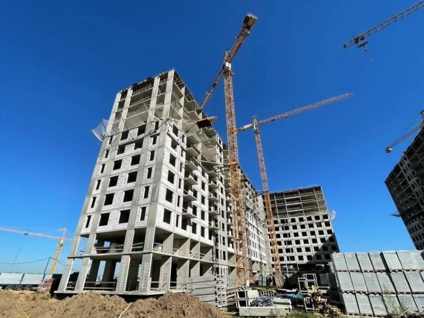 В черный список Минстроя КР внесены 44 строительные компании