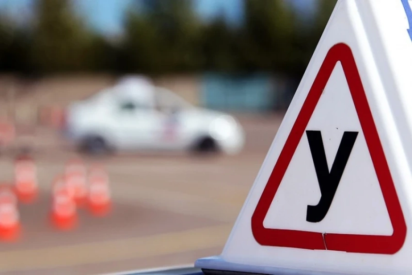В Кыргызстане ввели мораторий на выдачу новых лицензий автошколам