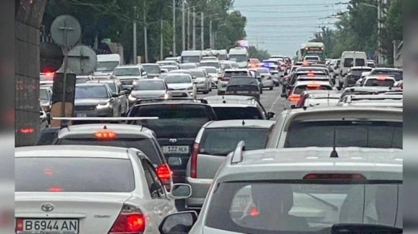 Надземные переходы и дороги без светофоров в борьбе с пробками. Комментарий эксперта