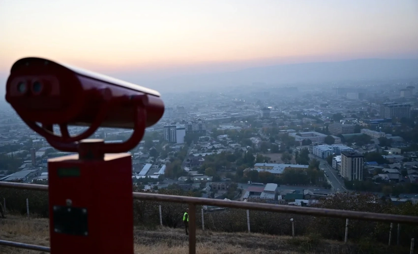 В этом году в городе Манас снесли более 200 незаконных построек