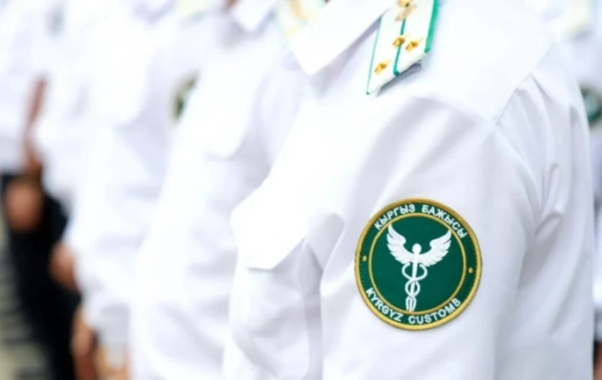 Прокуратура завела дело на таможенника за незаконные штрафы предпринимателю