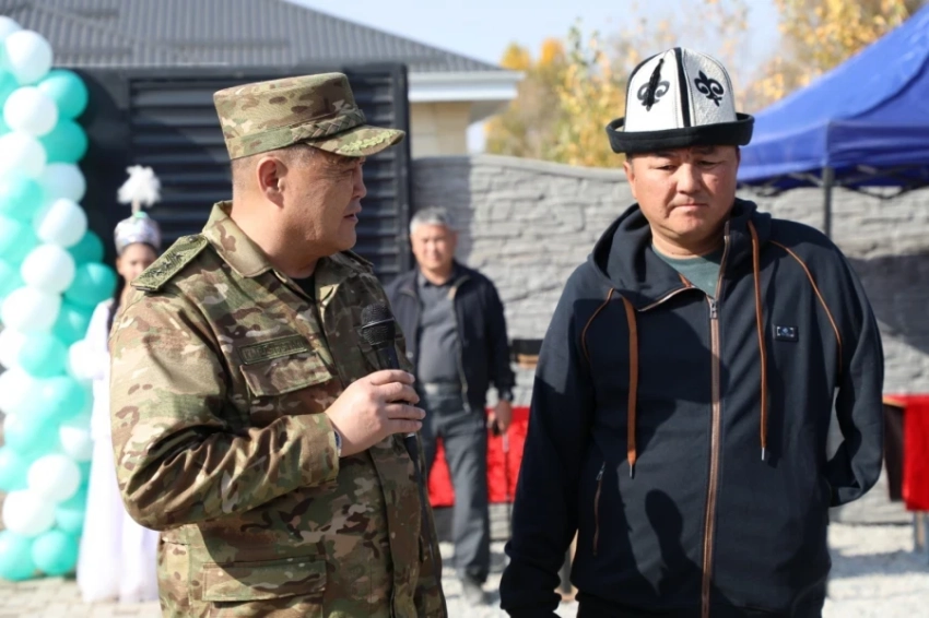 Глава ГКНБ подарил дом жителю Чуйской области