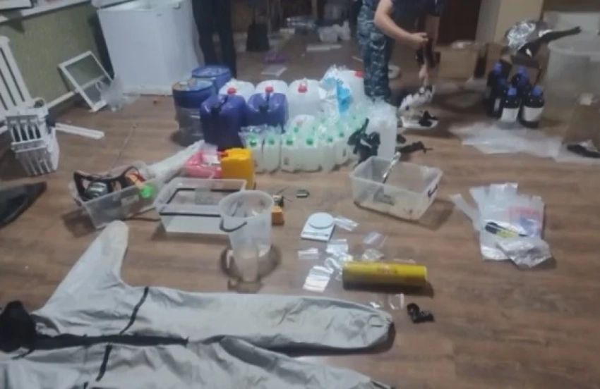 В Чуйской области мужчина арендовал дом и устроил там нарколабораторию