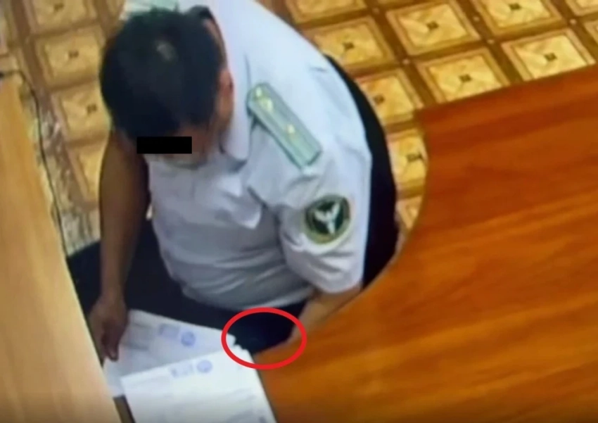 Задержаны пятеро сотрудников "СЭЗ Бишкек" при таможенной службе. Комментарий ГКНБ