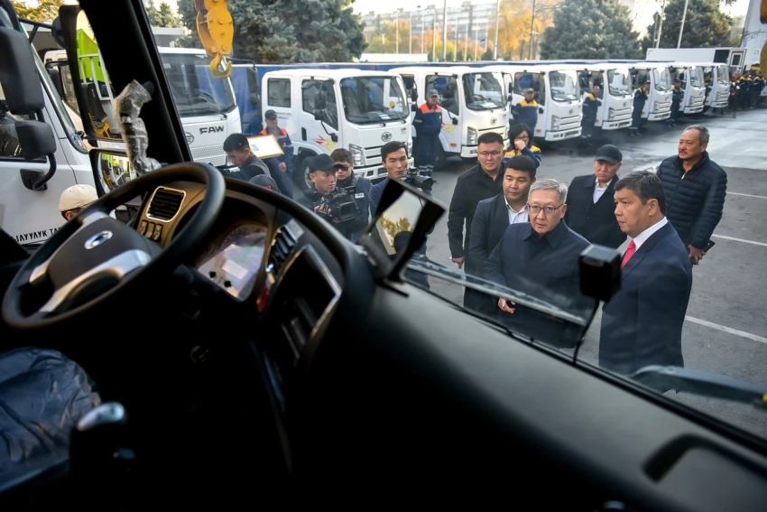 МП «Бишкектеплосеть» вручили новую современную спецтехнику