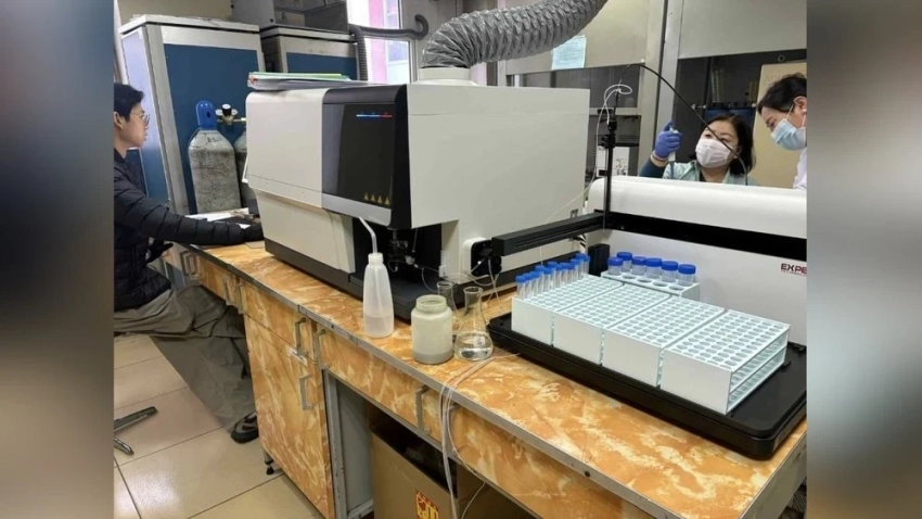 Центральная лаборатория теперь способна обнаруживать 70 видов тяжелых металлов по всей Монголии