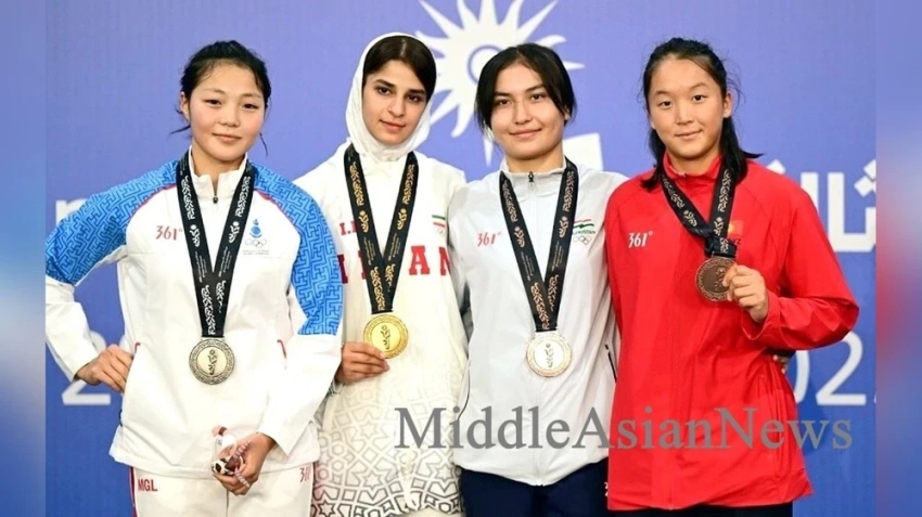 Монгольские юные боксёршы и девушка-боец ММА взяли медалей на юношеских III Азиатских играх-2025