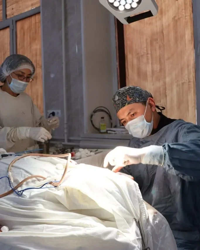 Пациентам с нарушением слуха проведены операции по кохлеарной имплантации