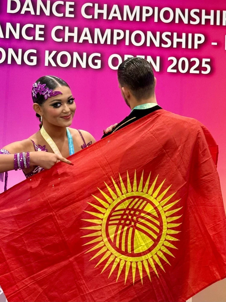 Золото, серебро, бронза. Танцоры из Кыргызстана успешно выступили на чемпионате в Гонконге