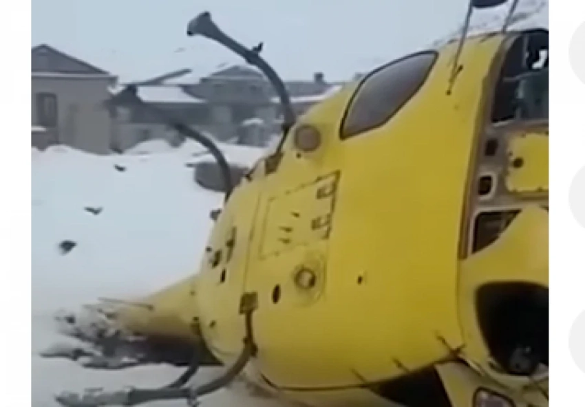 Вертолет разбился при попытке спасения альпинистов у Эвереста