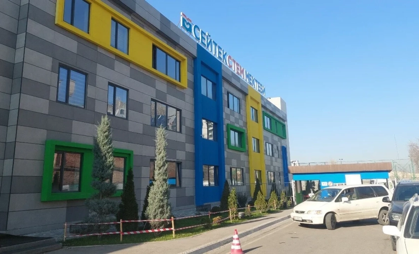 Отравление шаурмой: в частной школе Бишкека пострадали 84 человека