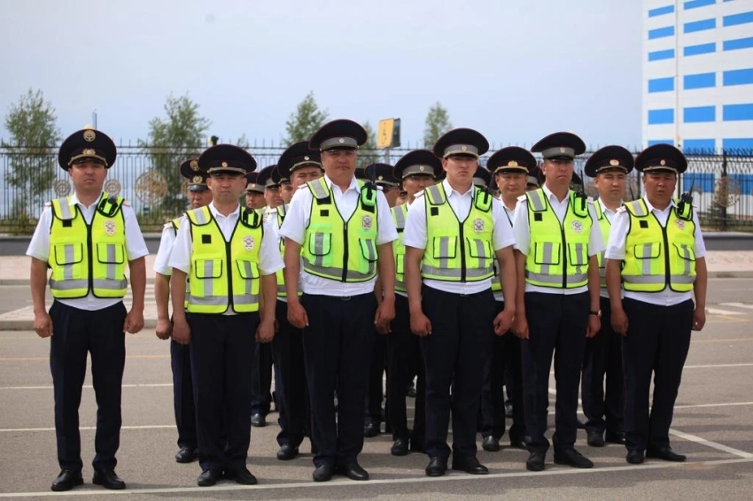 В Кыргызстане с 1 декабря начнут проверять наличие лицензии у такси. Автомобилям с правым рулём запрещено таксовать