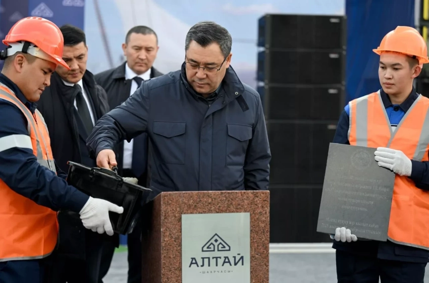 Садыр Жапаров дал старт проекту строительства городка «Алтай» в Бишкеке