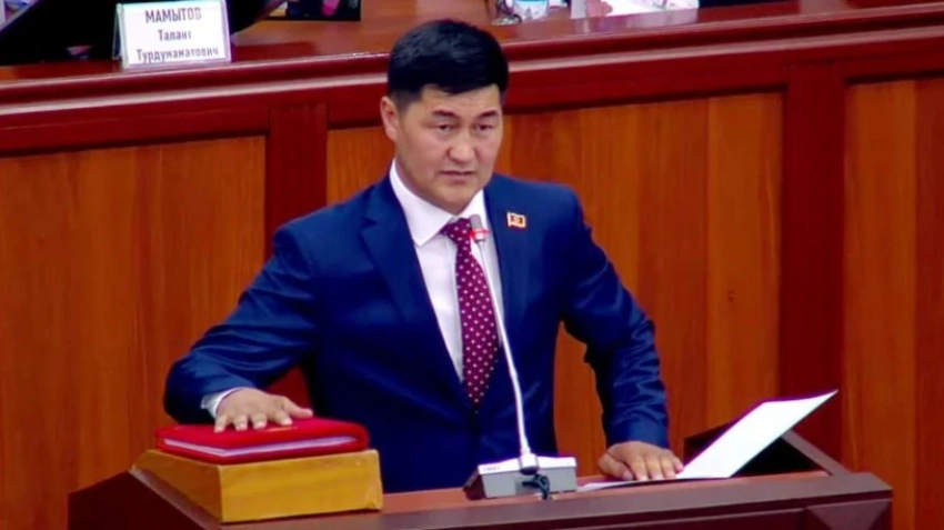 К Шайлообеку Атазову нагрянул спецназ