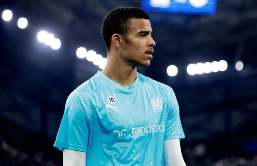 "Марсель" разгромил "Ниццу", но матч сорвался в беспорядки