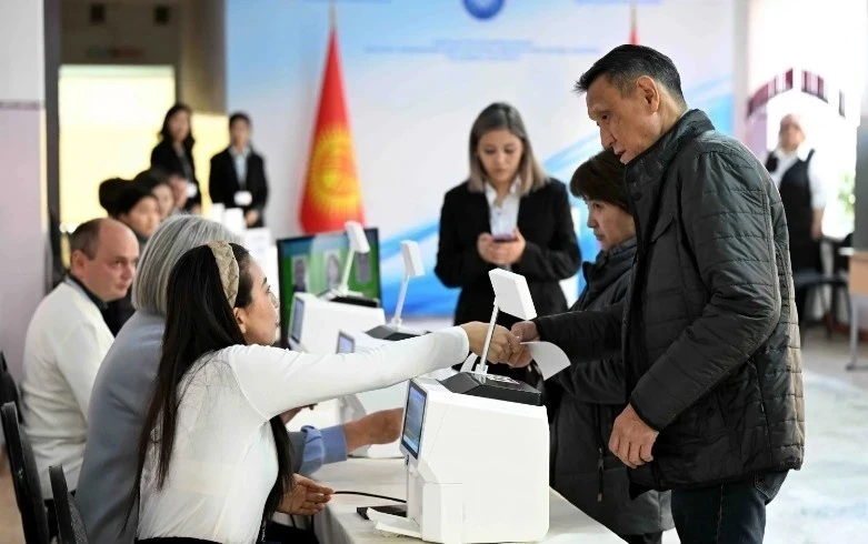 Стало известно, сколько кыргызстанцев пришли на выборы 30 ноября