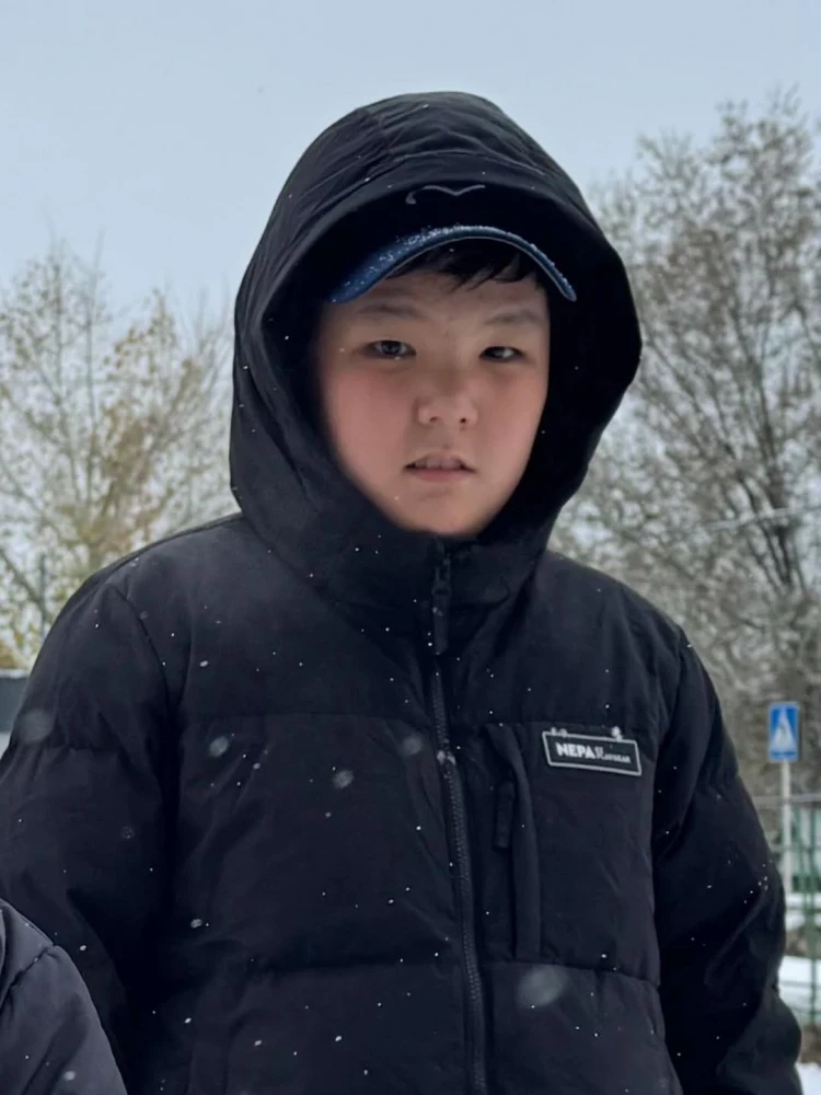 В центре Бишкека пропал 12-летний мальчик. Родные просят о помощи в поисках