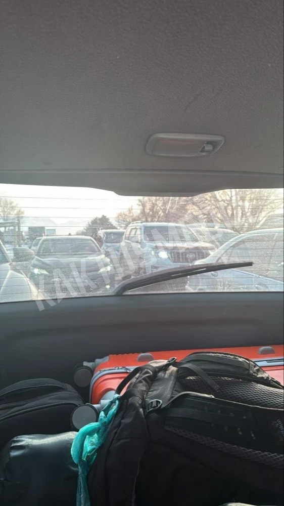 На перевале Кордай многокилометровая пробка. Машины стоят с самого утра