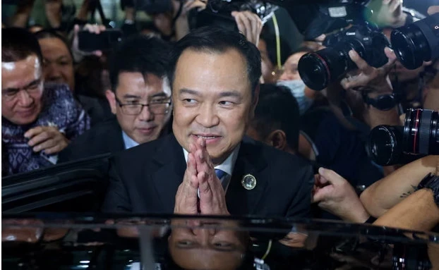 В Таиланде распустили парламент и назначили досрочные выборы