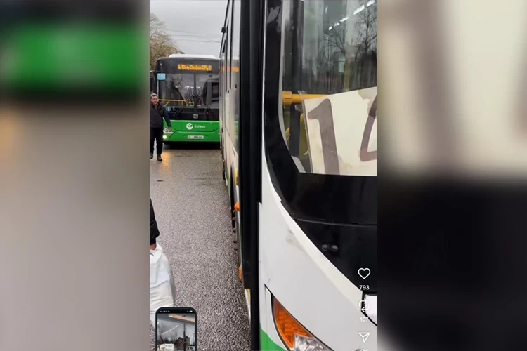 Два автобуса с пассажирами попали в ДТП в центре Бишкека