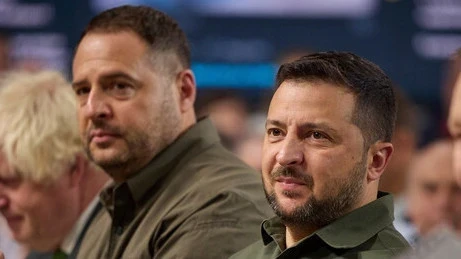 Зеленский «каждый вечер» общается с уволенным Ермаком, - СМИ