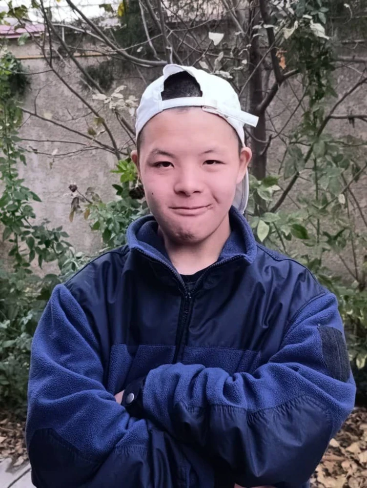 В Бишкеке разыскивают несовершеннолетнего с синдромом Дауна