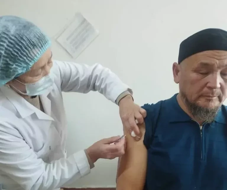 В Кыргызстане организована вакцинация паломников, направляющихся на Хадж в 2026 году