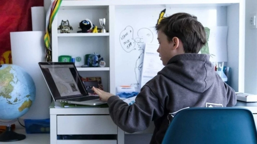 В Казахстане число классов на онлайн-обучении из-за ОРВИ сократилось почти вдвое