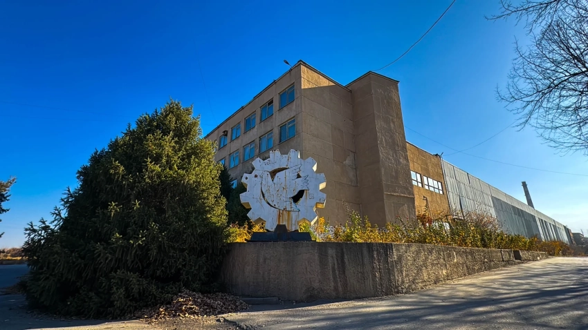 Государство продает почти весь пакет акций машиностроительного завода за 2,1 млрд сомов