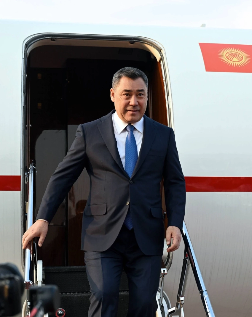 Садыр Жапаров прибыл с государственным визитом в Пакистан