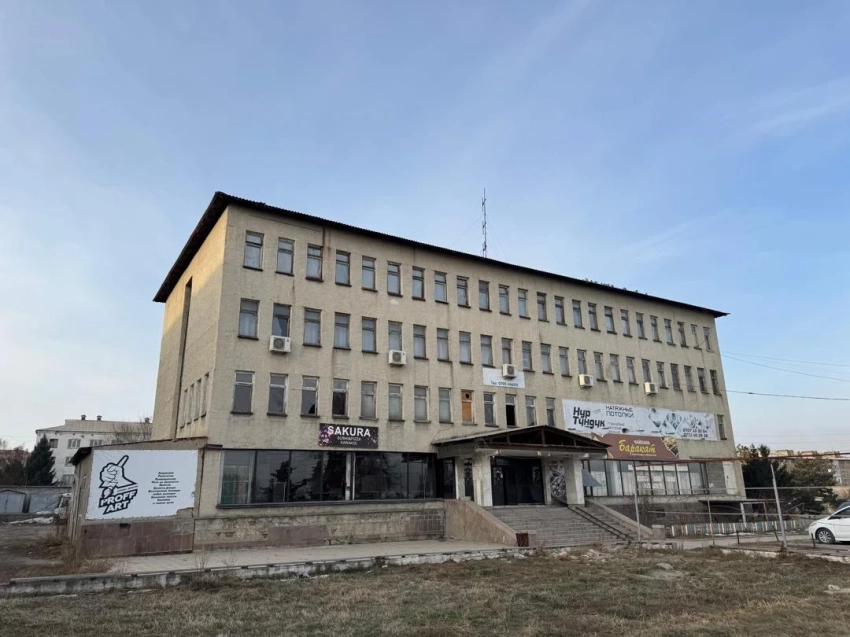 ГКНБ вернул в собственность государства здание быткомбината «Асем» в Караколе