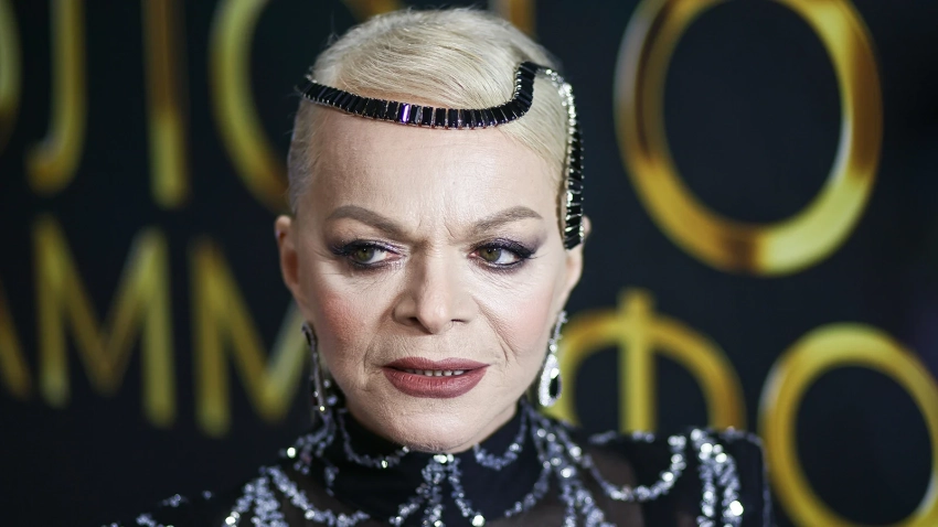 Лариса Долина пообещала вернуть деньги за квартиру Полине Лурье в полном объеме