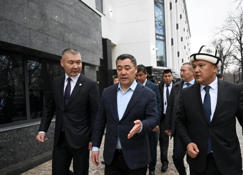 Садыр Жапаров посетил обновленное здание НТРК после капитальной реконструкции