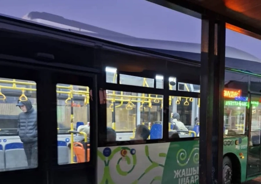 Горожане просят мэрию Бишкека добавить автобусы на линии