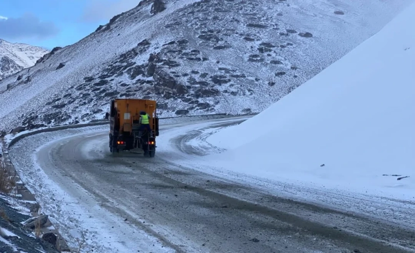 На перевалах Кыргызстана проезд открыт, но сохраняются ограничения для большегрузов