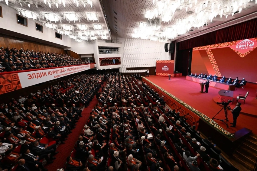 «Министры к креслам прилипли»: о чем еще говорили делегаты курултая
