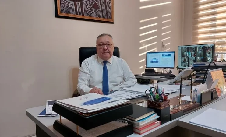 В службе скорой помощи Бишкека удалось в три раза сократить кадровый дефицит - Шаяхметов