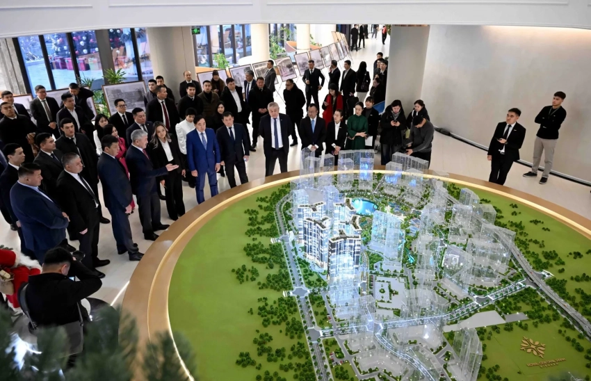 Адылбек Касымалиев ознакомился с ходом реализации инвестиционных и строительных проектов в Бишкеке