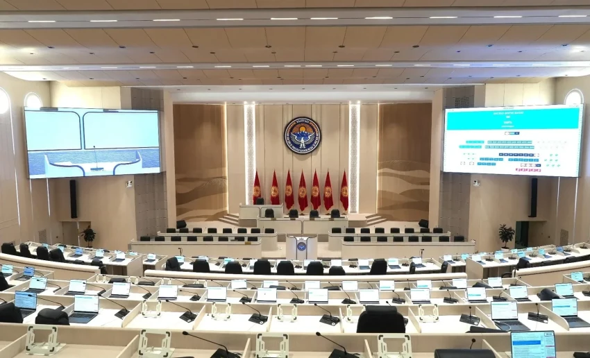 В Жогорку Кенеше вводится должность первого заместителя спикера